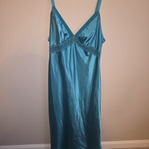 Jones New York Ladies Size XL Lace Velvet Slip Dress Feminine Chemise Teal